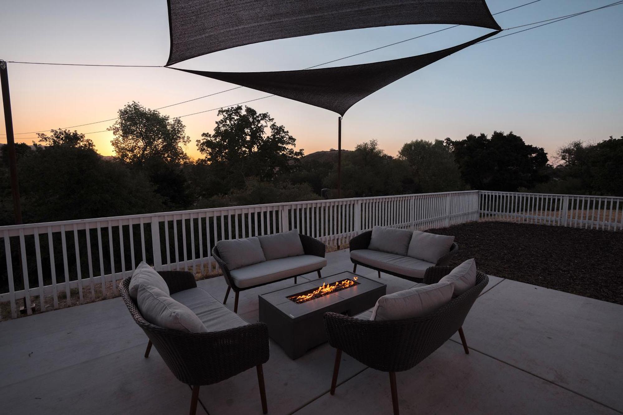 Wine Country Modern Farmhouse With Heated Pool, Hot Tub, Cybertruck 파소 로블레스 외부 사진