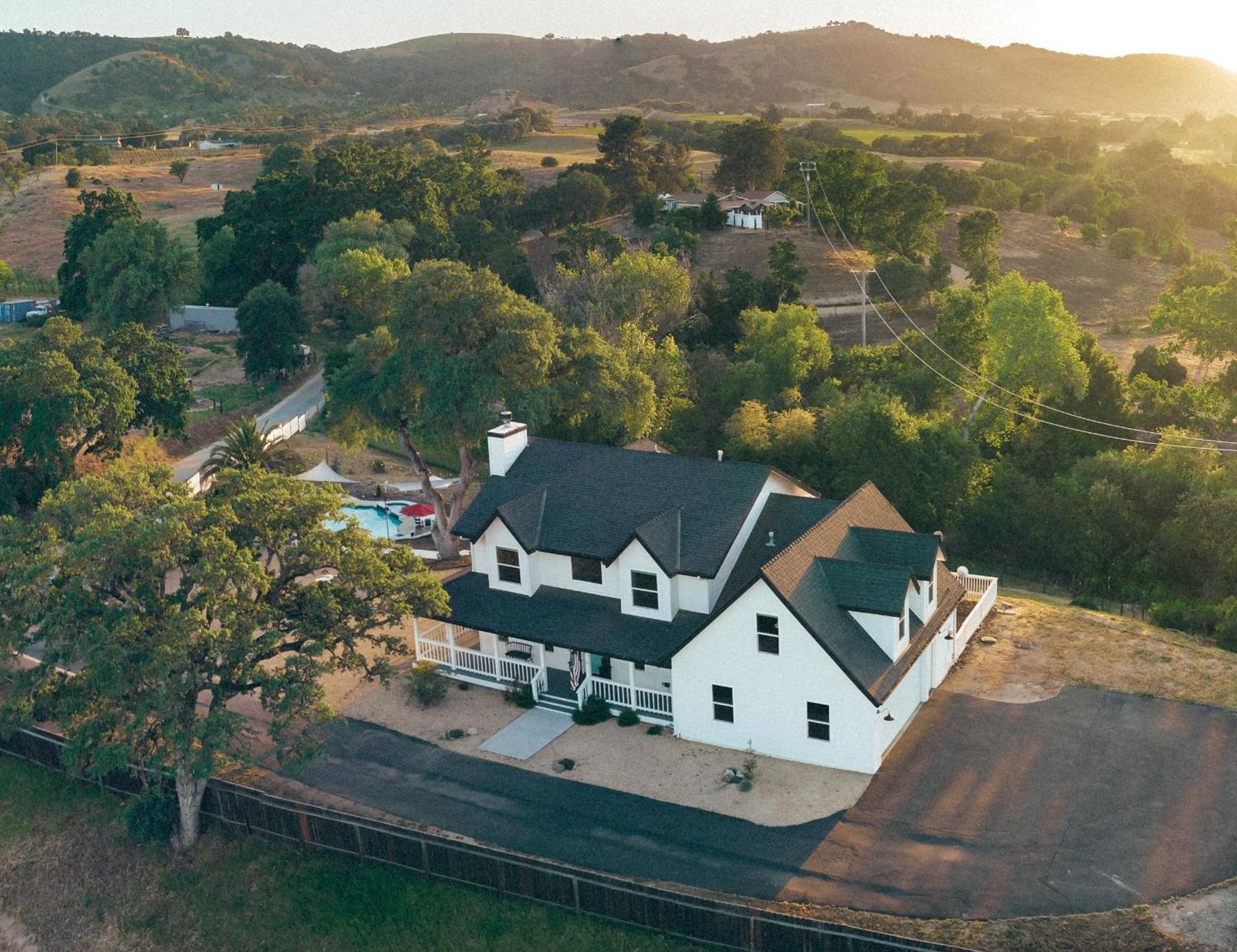 Wine Country Modern Farmhouse With Heated Pool, Hot Tub, Cybertruck 파소 로블레스 외부 사진